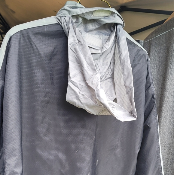 Nike Jacket w/ put-away Hood - Picture 8 of 10